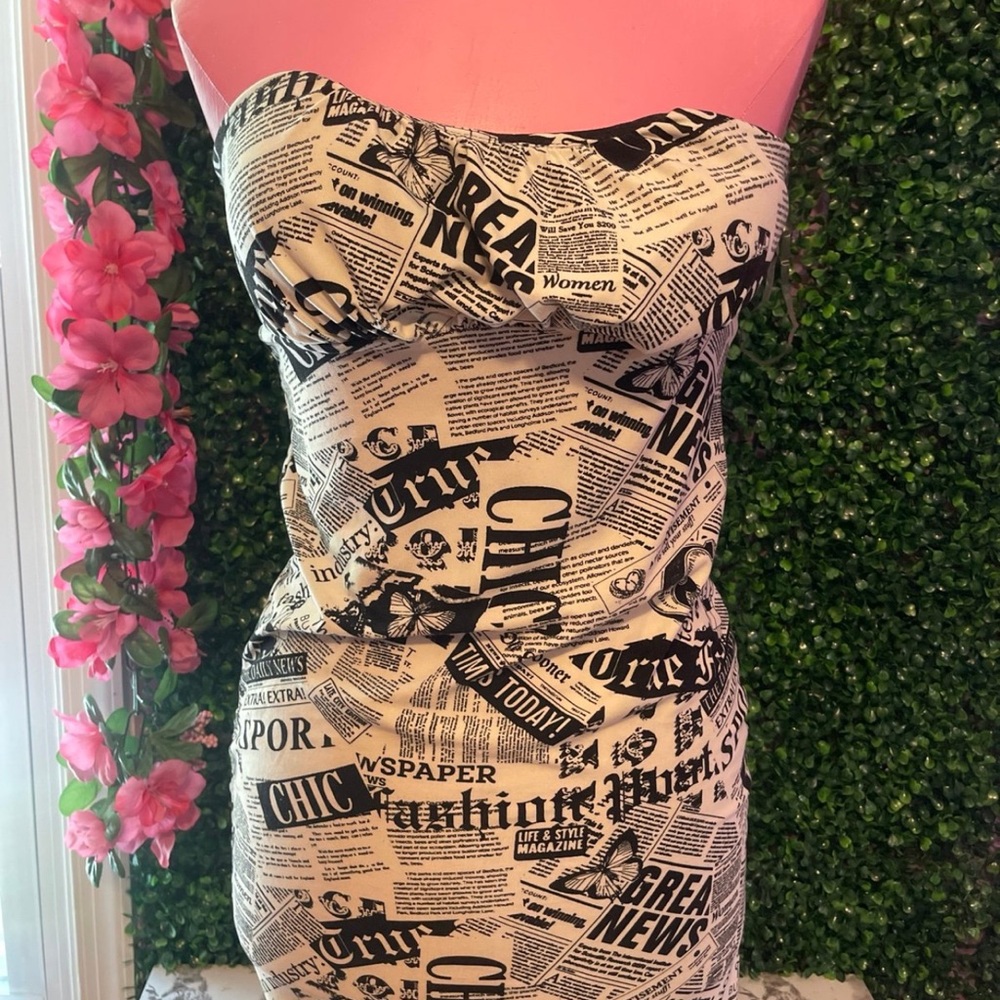 Chic Strapless Newspaper Print Dress